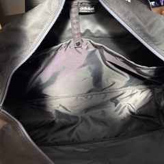 adidasボストンバッグの画像