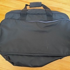 adidasボストンバッグの画像