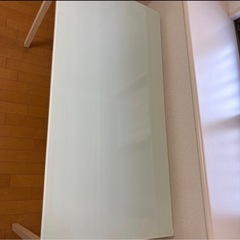 ガラステーブル (120x 60cm x 70cm)の画像