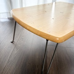 木製折り畳みテーブルの画像