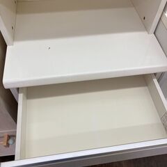 【リユ-スのサカイ広島石内店】ジモティ割！2枚扉食器棚/クリ-ニング済み/HG-8518/広島市 家具　佐伯区 家具　南区 家具　西区 家具　東区 家具　中区 家具　安佐南区 家具　安佐北区 家具　安芸区 家具　府中町 家具　海田町 家具　熊野町 家具　坂町 家具　廿日市市 家具の画像