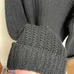 黒ニットの画像