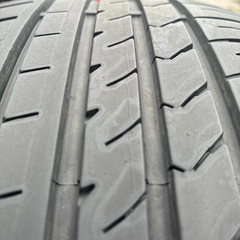 自動車　タイヤ　中古　　の画像