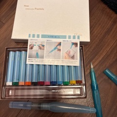 クレパスと水筆の画像