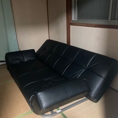 高級レザーソファーの画像