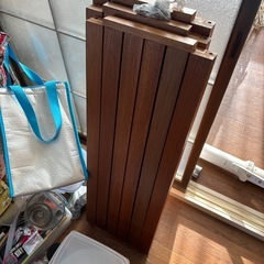 木製の棚　分解してあります。の画像