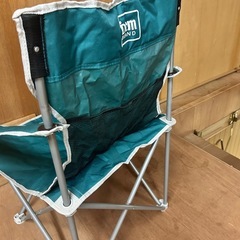 グリーン折り畳みチェア、行楽、キャンプ、釣りの画像