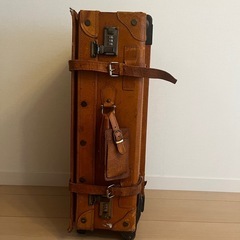 トランク型キャリーケースの画像