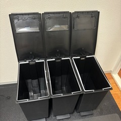 購入者確定　ゴミ箱　3個の画像