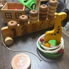 木のおもちゃセットの画像