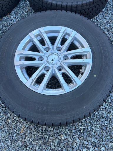 200系ハイエース　ホイールスタッドレス4本セット