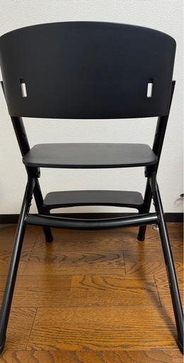 NOVUSのハイチェアブラック (高菜) 大倉山のベビー用品《ベビーベッド