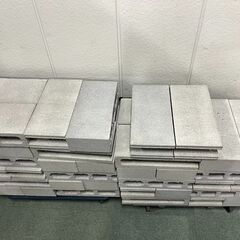 コンクリートブロック 46個セット 幅39cm×奥行19cm×高さ10cm の画像