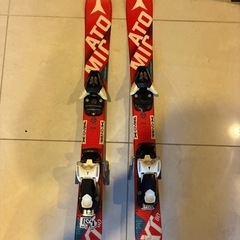 子供用スキーの画像