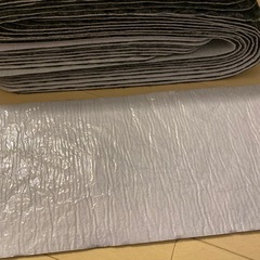 新品階段滑り止めマット20 × 75cm 16枚、裏面テープあの画像