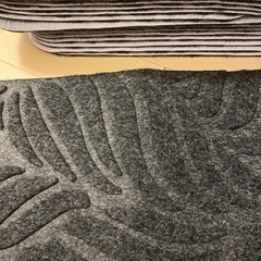 新品階段滑り止めマット20 × 75cm 16枚、裏面テープあの画像