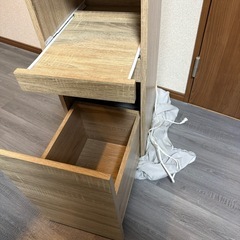 売約済　スリム食器棚の画像