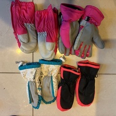 子供用スキーグローブ4セットの画像