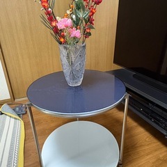 IKEAサイドテーブルの画像