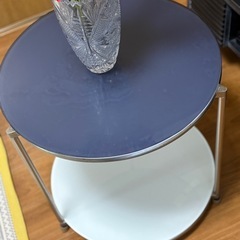 IKEAサイドテーブルの画像