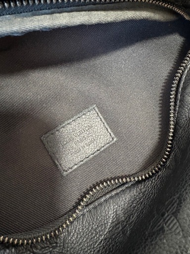 Louis Vuitton M46036 ボディバッグ