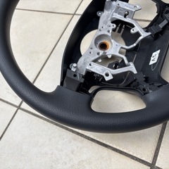 ハイエース 200系 純正ステアリングの画像