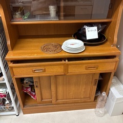 食器棚の画像