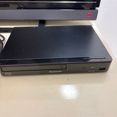 東芝液晶テレビ32インチ　PanasonicBlu-rayプレイヤーセットの画像
