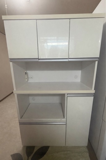 値下げ交渉可】キッチンボード・食器棚（白色） (みい) 松山の収納家具