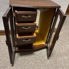 お引取相談中です。オルゴール付きアクセサリーケースの画像