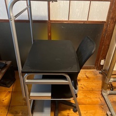 テーブルチェアセットの画像