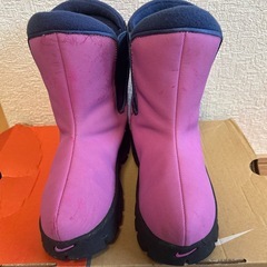 NIKE スノーブーツ　ピンク　20cmの画像