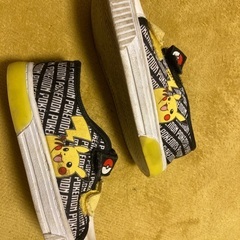 【無料】ピカチュウスニーカー17cmの画像