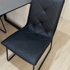 ニトリ セラミックダイニングテーブル 椅子2つつきの画像