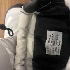 子供用スノーブーツ・スノーシューズ 中綿入り/耐水圧加工生地使用/スパイク付きの画像