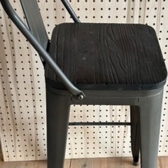 カウンターチェアの画像