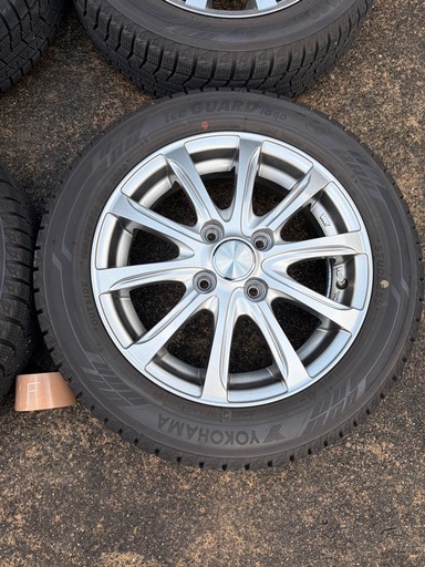 155/65R14  スタッドレスタイヤ　2021年バリ溝美品