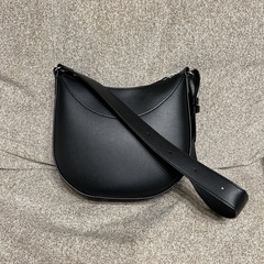 UNIQLOのショルダーバッグの画像