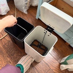 ペダル式小さめゴミ箱の画像