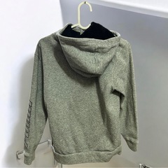 PUMA パーカー グレーの画像