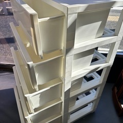 プラスチック収納チェストの画像