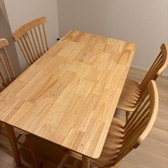 新品！天然木のダイニングテーブル。椅子なしの画像