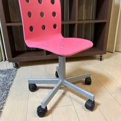 IKEA JULES デスクチェア ピンクの画像