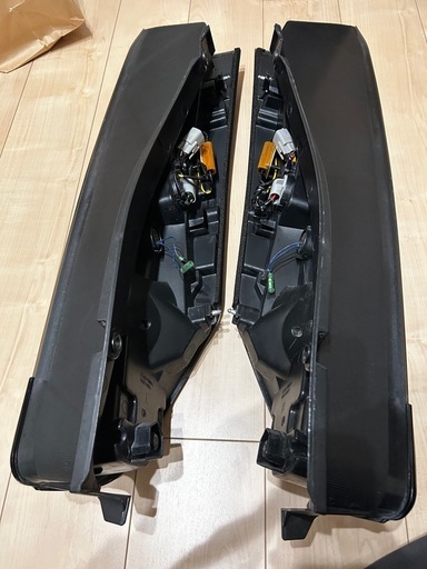 VALENTI ヴァレンティ LEDテールランプ 80系VOXY、NOAH用