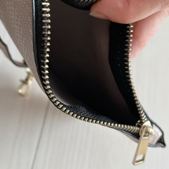 【無料！0円】レザー調 ストラップ付きポーチの画像