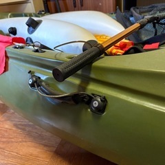 小型ボートとホンダ4ストローク船外機（2馬力）の画像