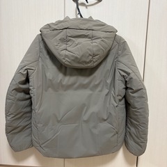 UNIQLOハイブリッドダウンパーカーの画像