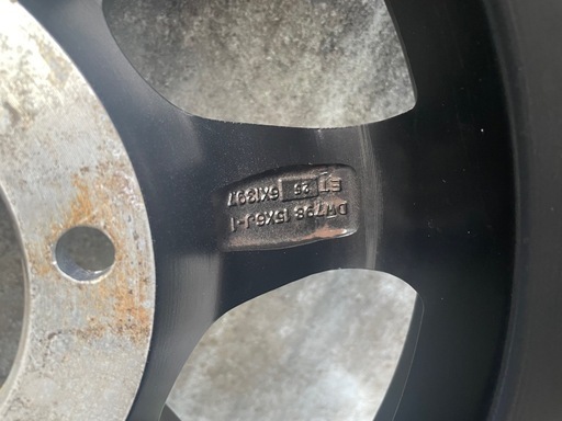 スタッドレス4本ブリザック215/70R15ハイエース等