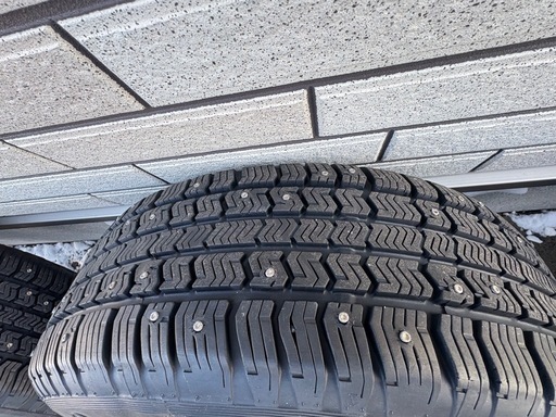 スタッドレス スパイクタイヤ 社外ホイール付き 195/65R15 100／5穴 15インチ　