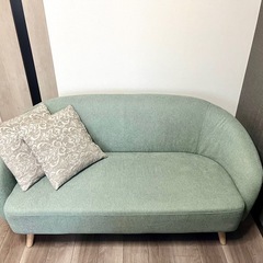 【値下げ】【美品】ニトリ2人掛けソファ（人気のグリーン）ペット・喫煙なしの画像